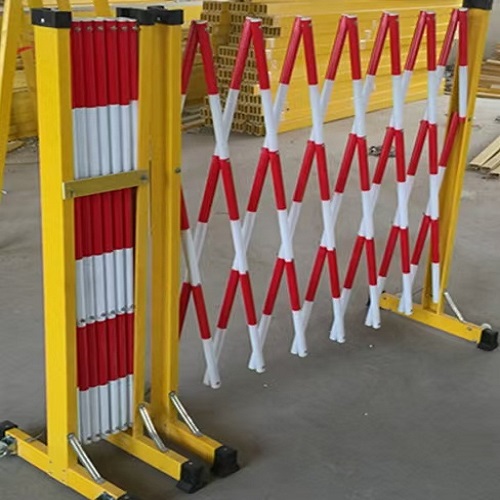 Fiberglass telescopic fence